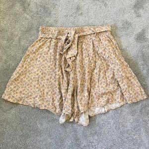 Final Touch floral shorts - size medium